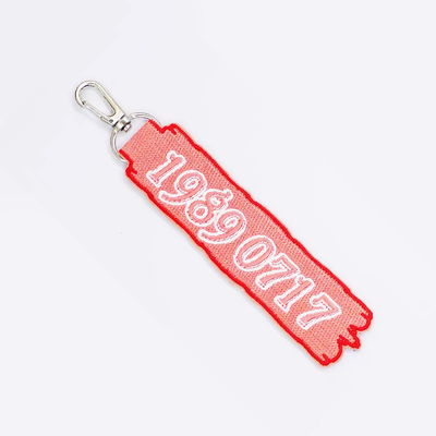 Logo personalizzato Jet Tags Tessuto Stampato Ring chiavi ricamati Ricamo Portachiavi