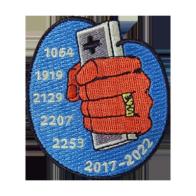 In vendita all'ingrosso Badge ricamati in tessuto di moda Patch di ricamo personalizzato